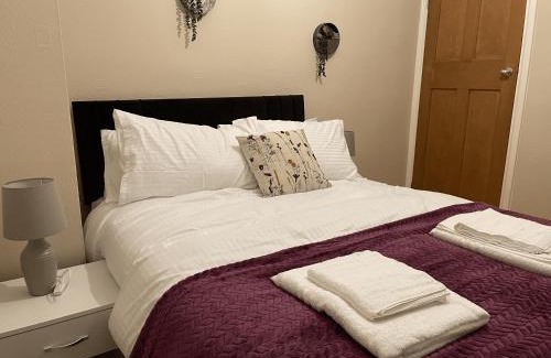 Birmingham House | Dinizia, 2 bedrooms, sleeps 5