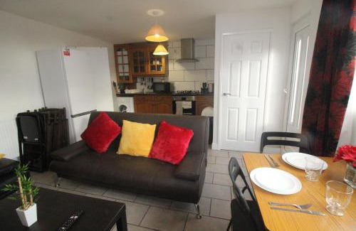 Dinnington House | Dinnington House Dinnington by Smart Corporate Stays