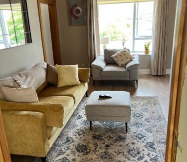 Killybegs House | Dinnys Cottage, Free Parking, Bike Hire