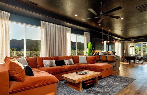 Kanab Villa | Dino Ranch Villa C, Family Fun with Game Room, Hot Tub and Stunning Views