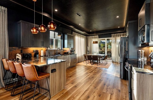 Kanab Villa | Dino Ranch Villa C, Family Fun with Game Room, Hot Tub and Stunning Views
