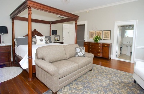 Venable Bed & Breakfast | Dinsmore Boutique Inn