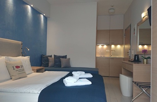 Loutraki Hotel | Diolkos Studios