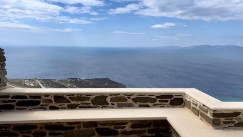 Kardiani Villa | Dionysos Sea and Stone Luxury Villa