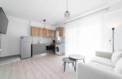 Ofrinion Villa | Dionysos- Two-Bedroom Duplex with Garden