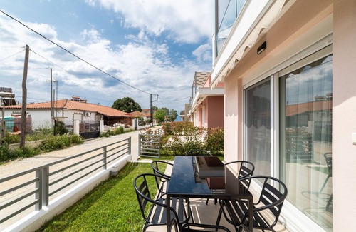Ofrinion Villa | Dionysos- Two-Bedroom Duplex with Garden
