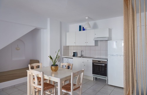 Piso Livadi House | Dionysus | 2 Bedroom Family Apartment with Sea View and Patio, Cleopatra Homes P