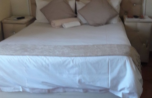 Moses Kotane Bed & Breakfast | Diphororo Guest House