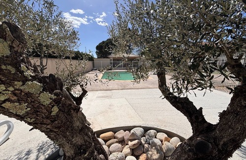 Ruoms Ski Chalet | Direct access Via Ardèche, chalet with all comforts, swimming pool, air conditioning