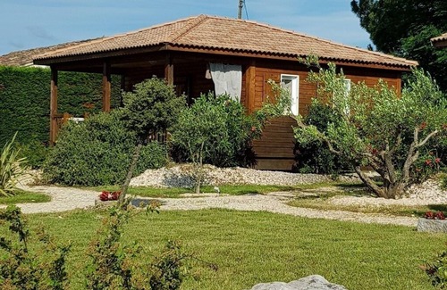 Ruoms Ski Chalet | Direct access Via Ardèche, chalet with all comforts, swimming pool, air conditioning