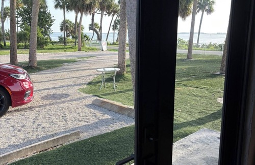 Fort Pierce Apartment | Direct Bay View Charming studio with WiFi in fabulous Fort Pierce sleeps 3