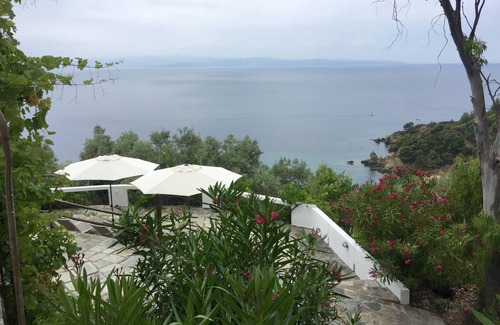 Kanapitsa Villa | Direct beach access and stunning views