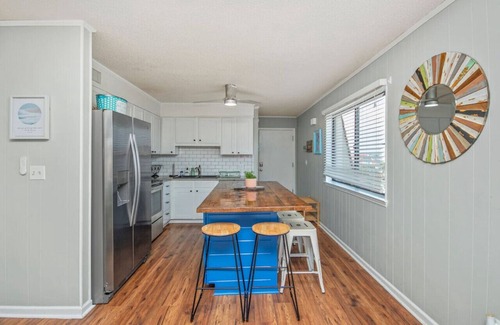 Ash Condo | Direct beach access! Beachfront Bliss with Pool & Modern Comforts!