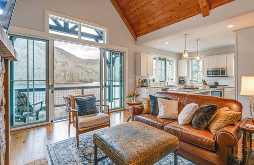 Bear Lake Reserve Cottage | Direct Lake Access & Fire Pit: Tuckasegee Cottage!