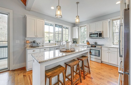 Bear Lake Reserve Cottage | Direct Lake Access & Fire Pit: Tuckasegee Cottage!