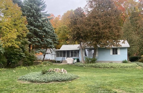 Traverse City House | Direct Lake Leelanau Sunset view, Fire pit, grill, dock, boat lift , dog ok
