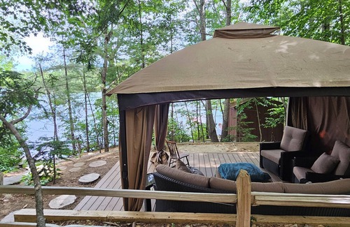 Wakefield House | DIRECT Lake Waterfront - Peace and quiet; dog friendly!