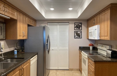 Daytona Beach Condo | Direct Oceanfront Luxury Condo: Sleeps 8 w/Pool, Spa, Fitness