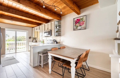 Melbourne Beach House | 🌅 Direct OCEAN-FRONT townhome - Stone throw to the waves 🌊