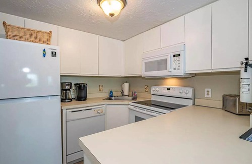 Port Canaveral Condo | Direct Ocean Front Condo w Big Beach Views/Heated Pool/Hot Tub/VeryPrivateBeach
