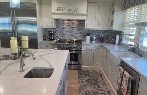 Ocean Bluff-Brant Rock House | Direct ocean front property on gorgeous Fieldston Beach. Steps from the ocean .