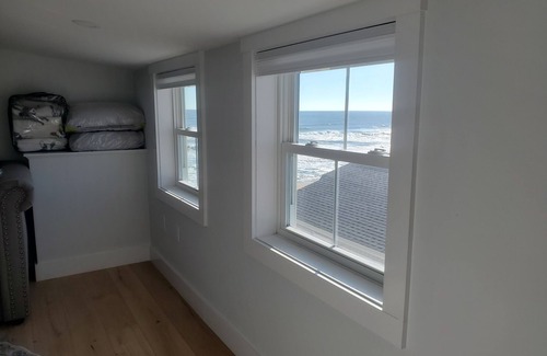 Salisbury House | Direct Ocean Front Salisbury Beach South Siden New Construction!