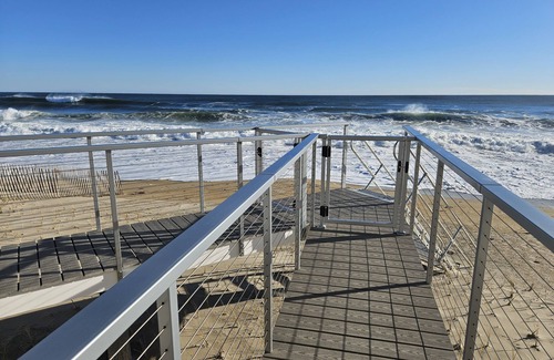 Salisbury House | Direct Ocean Front Salisbury Beach South Siden New Construction!