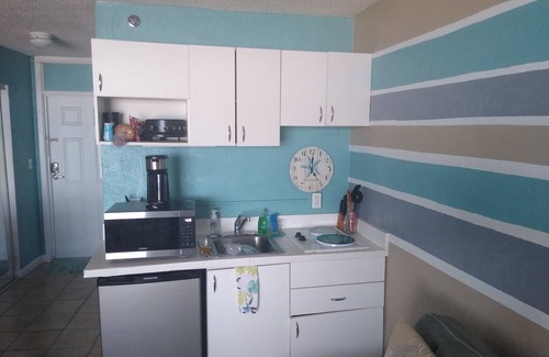 East Daytona Condo | DIRECT OCEAN FRONT Awesome view Sleeps up to 4. BEAUTIFUL