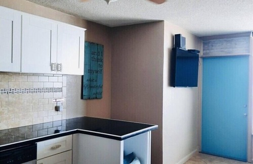 East Daytona Apartment | DIRECT OCEAN VIEW BALCONY-New pool!nn