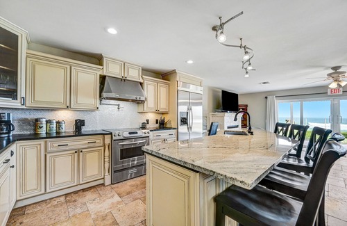 Floridana Beach House | Direct Oceanfront Heavenly Retreat/FULLY LICENSED