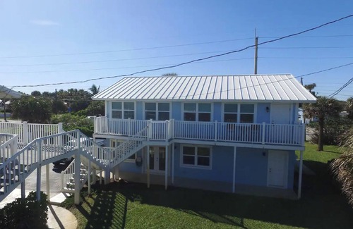 Interchange Square House | Direct Oceanfront with Secluded privacy
