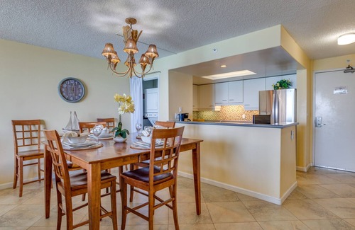 Kahana Condo | Direct oceanfront resort offers great ocean views
