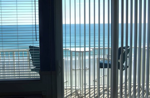 Lenox Park Apartment | DIRECT OCEANFRONT WITH SPECTACULAR VIEW FROM TOP FLOOR - CHECK OUR LAST MINUTE SAVINGS