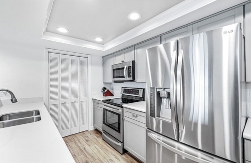 Ormond-by-the-Sea Condo | Direct oceanfront corner with private balcony, heated beachfront pool and garage parking