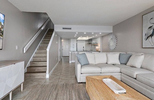 Butler Beach Condo | Direct Oceanfront 2BR Suite - Pool & Immediate Beach Access