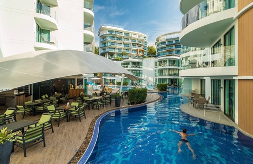 Patong Apartment | Direct pool access studio at Twin Sands Resort
