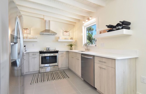 Fowlers House | Direct Riverfront Brand new Bungalow with Pool