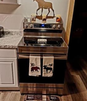 Colebrook House | Direct trail access/central location/Ample parking
