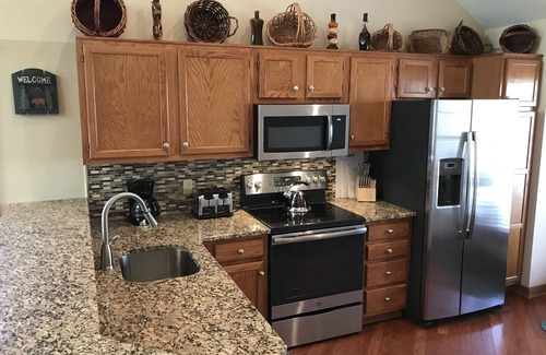 Tannersville House | “DIRECT VIEW OF CAMELBACK MOUNTAIN!” BEAUTIFUL 5 ⭐️ 4bd 3bth SINGLE FAMILY HOME!