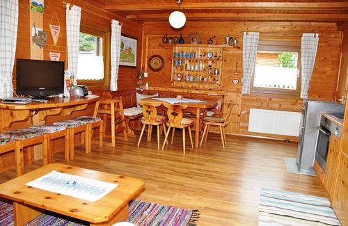 Falkert House | Direct view of Falkertsee, perfect furnishings and location