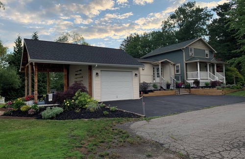 Waterloo House | Direct Waterfront private house, NEW 40ft dock w/power, sleeps 8 in Wine Country