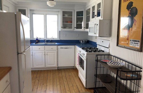 Madison Cottage | Direct waterfront renovated cottage.