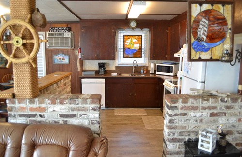 Sunbury Cottage | Direct Waterfront w/Private Dock! Fisherman's Cottage at Sunbury-Near Savannah