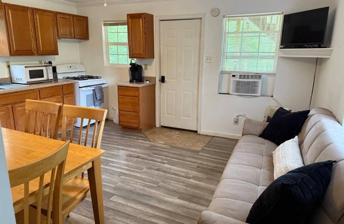 Ashley Oaks Cabin | Direct Windrock trail access Breathtaking views right from your bedroom sleeps 4