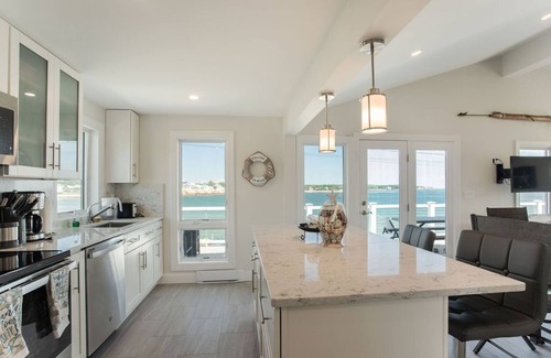 York Beach House | Directly across the street from Short Sands Beach