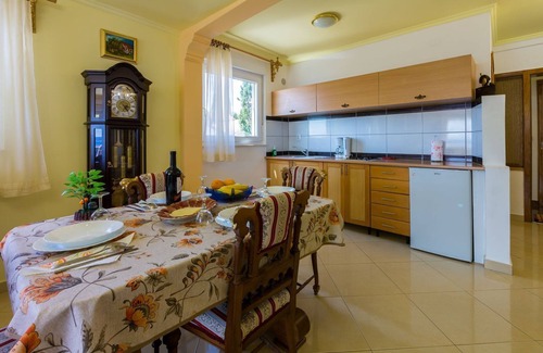 Selce Apartment | Directly by the sea