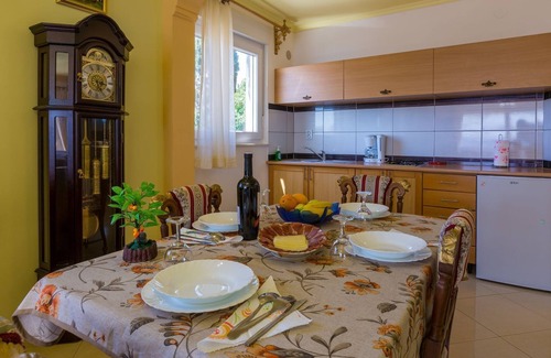 Selce Apartment | Directly by the sea
