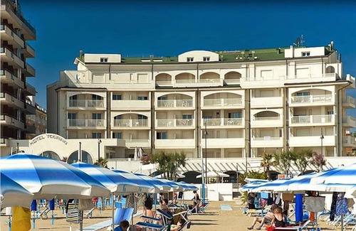 Rivazzurra Apartment | Directly on Rimini's beach and Europe's most beautiful promenade Regina1