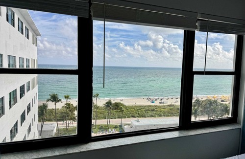 Mid Beach Condo | Directly on the Beach – Pool & Ocean View