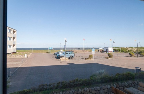 Hornum Apartment | Directly on the beach with a view of the sea